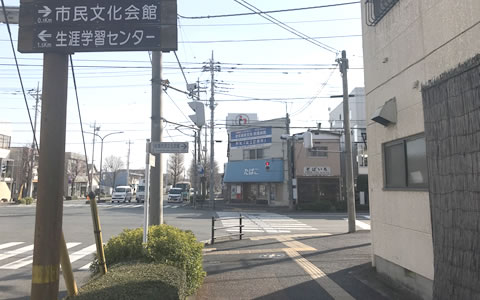 南町三丁目信号・南向き