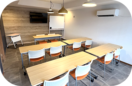 中会議室　レイアウト・スクール型配置Ａ