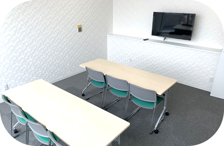 ８名部屋・中スペース・セミナー配置（内）