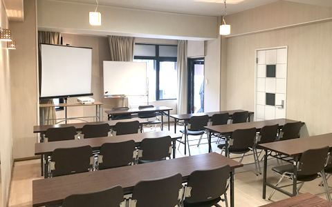 貸し会議室内・後ろから